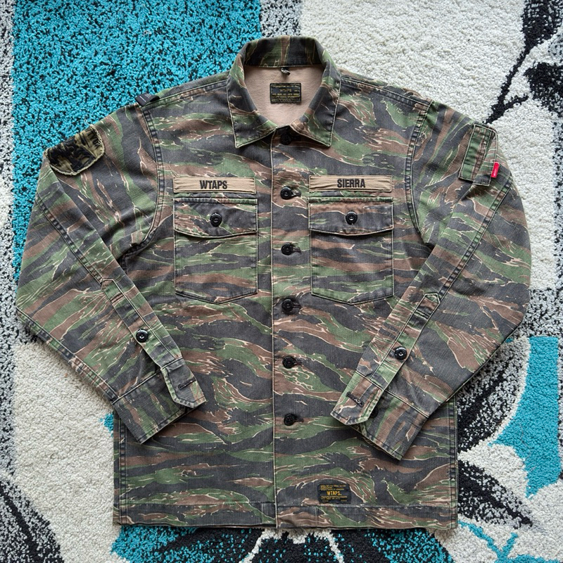 WTAPS BUDS LS 02 / SHIRT. COTTON. TWILL. TIGER STRIPE (2017) 171GWDT-SHM01S / JACKET CAMO MILITARY /