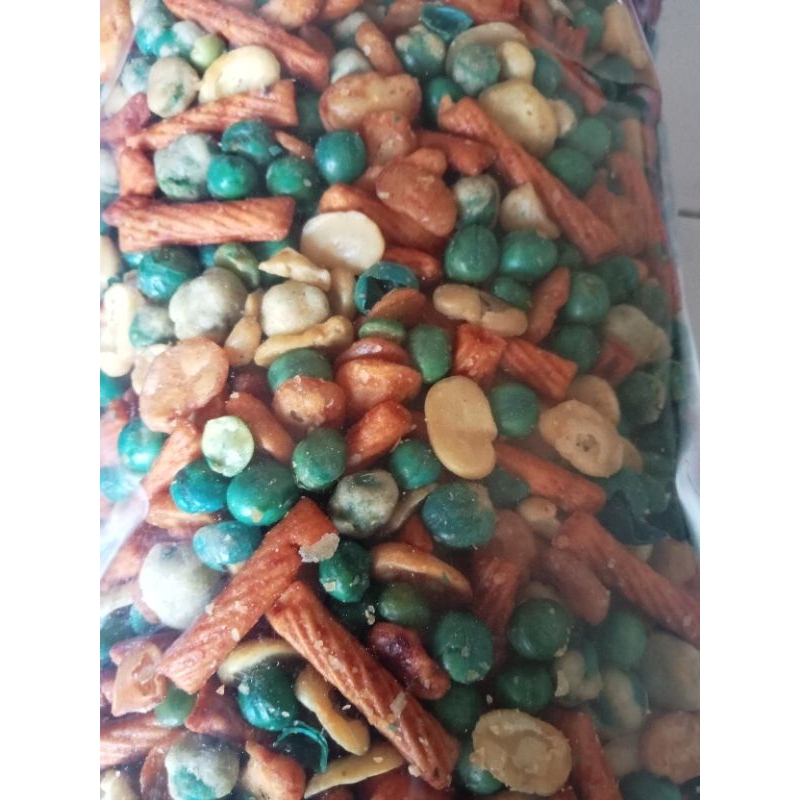 

(1kg) kacang campur/kacang mix