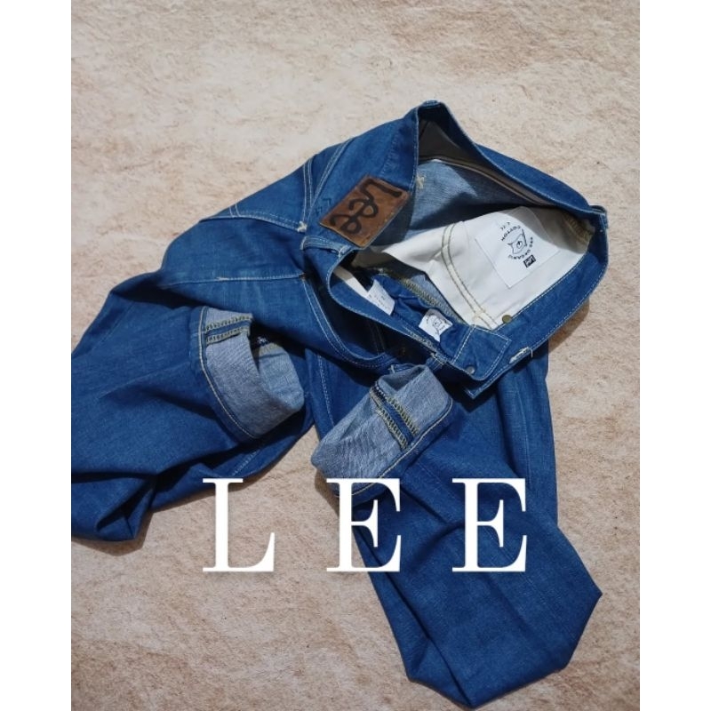 jeans LEE bahan denim model slim teppered recomend bekas second preloved
