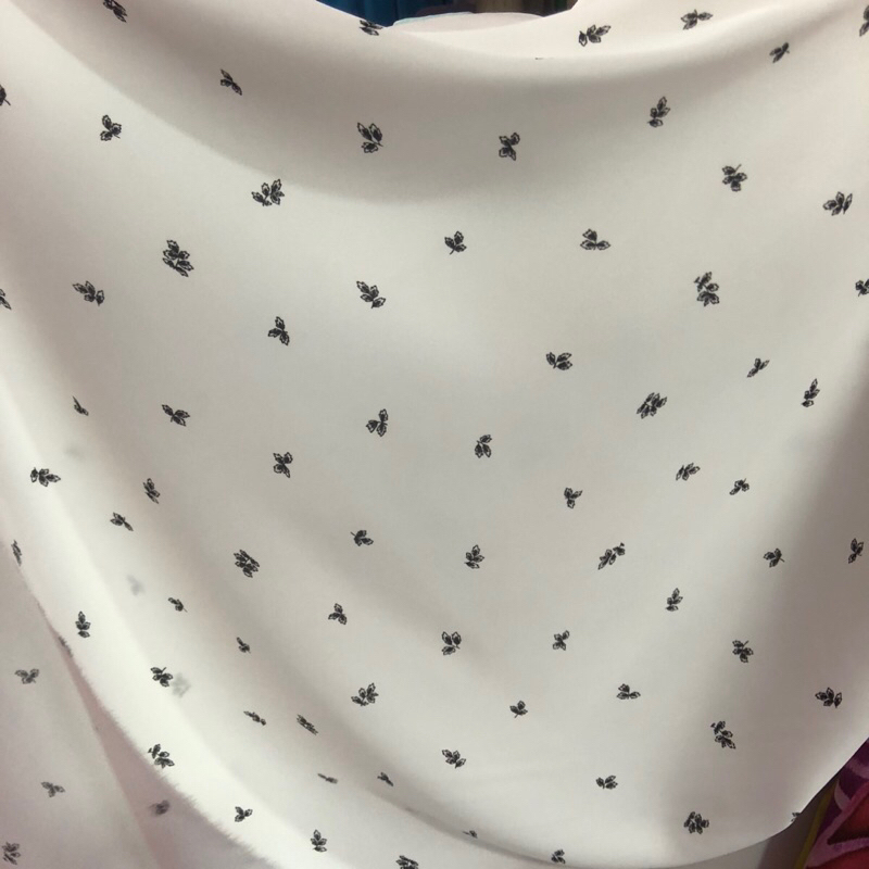 kain zara crepe motif - kain zara crepe motif bunga - kain zara crepe motif luxury - kain zara crepe