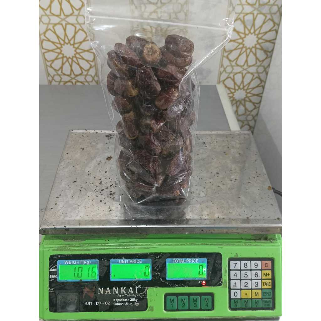 

Kurma Mesir Kemasan 1 Kg Golden Valley