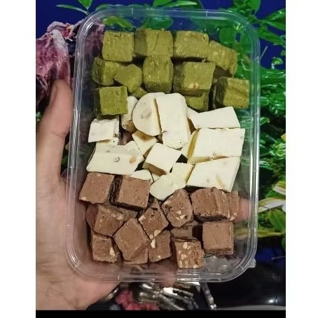 

PATAHAN COKLAT SQ MIX VANILA, GREENTEA, COKLAT