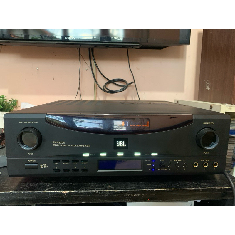 JBL RMA 220a karaoke amplifier
