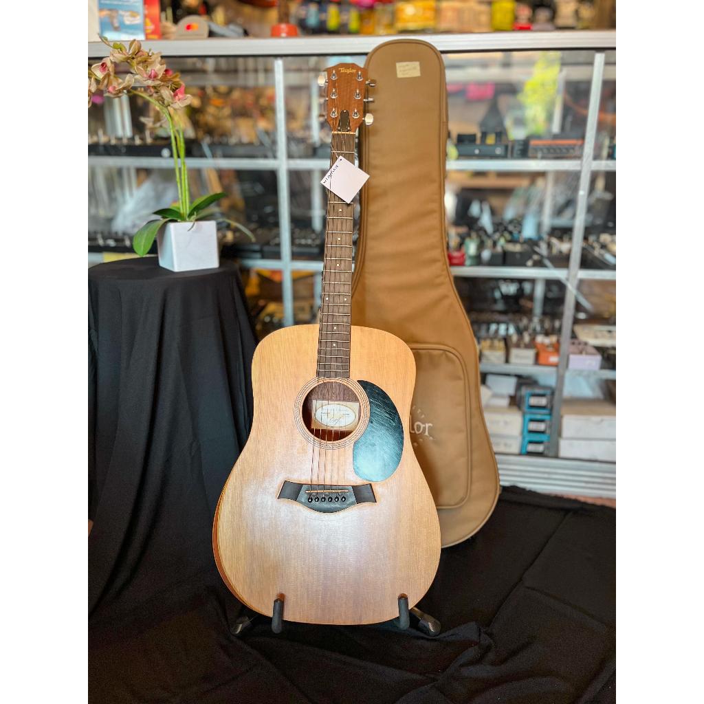 TAYLOR ACADEMY 10E ACOUSTIC GUITAR