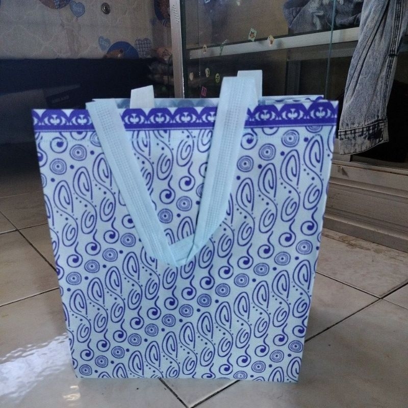 

Tas hajatan Tas besek Tas tasyakuran Tas kotak nasi 27x24x20