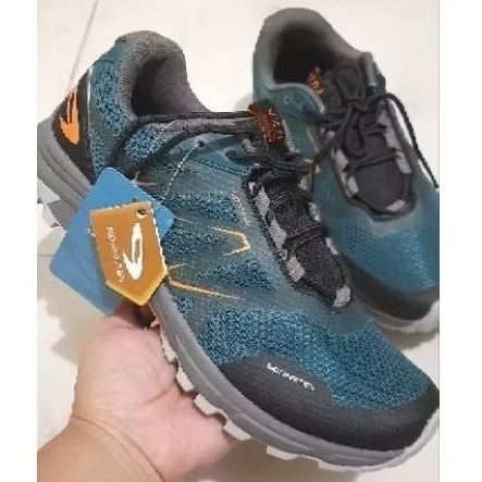 BNIB 910 Nineten Shoes Running Trail Yuza Teal size 42