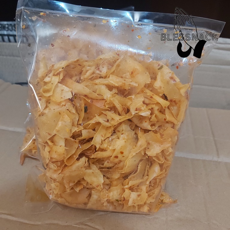 

Cemilan Keripik Singkong Kriwil Pedas Wangi Daun Jeruk 250 gram per bungkus