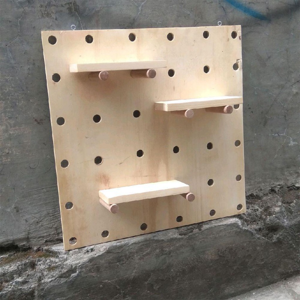 Pegboard / pajangan kayu / rak kayu