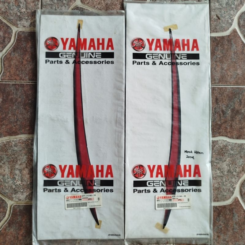 Stiker Striping Body Belakang Kanan Kiri Jupiter Z  Merah Hitam 2004 Original YGP