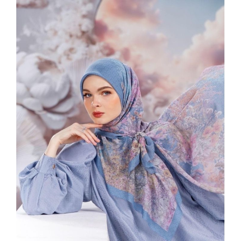 HIJAB SEGIEMPAT MOTIF  BUTTON SCARF| Best seller Voal Premium