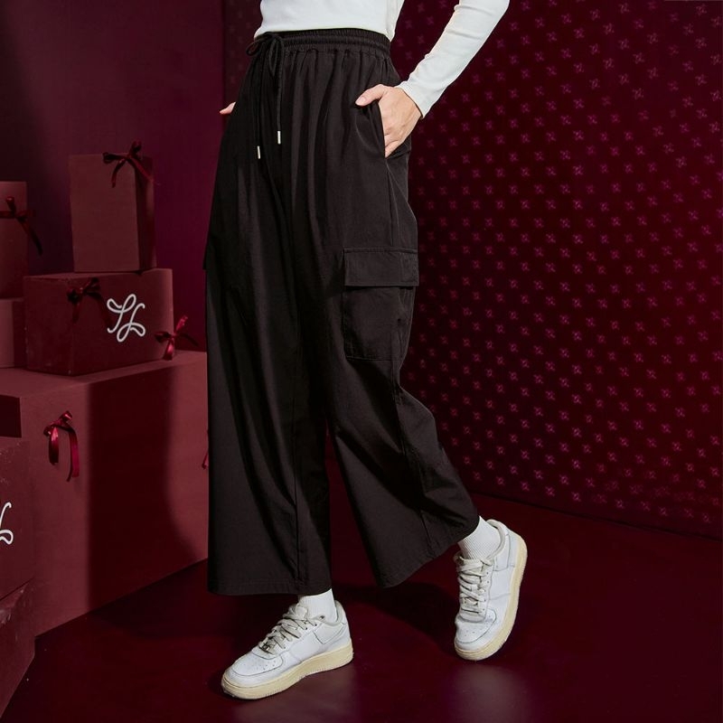 TRACK PANTS