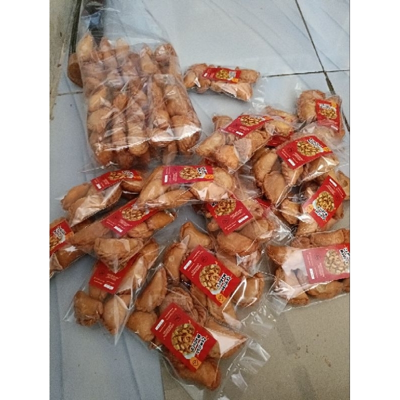 

Pastel mini abon ikan pastel mini abon daging pastel mini renyah gurih satul ball isi 10 bungkus Snack 35 gram