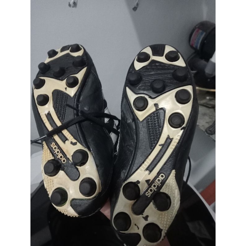 SEPATU BOLA ADIDAS VINTAGE