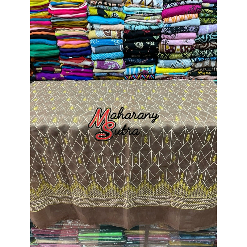 organdi bordir motif etnik