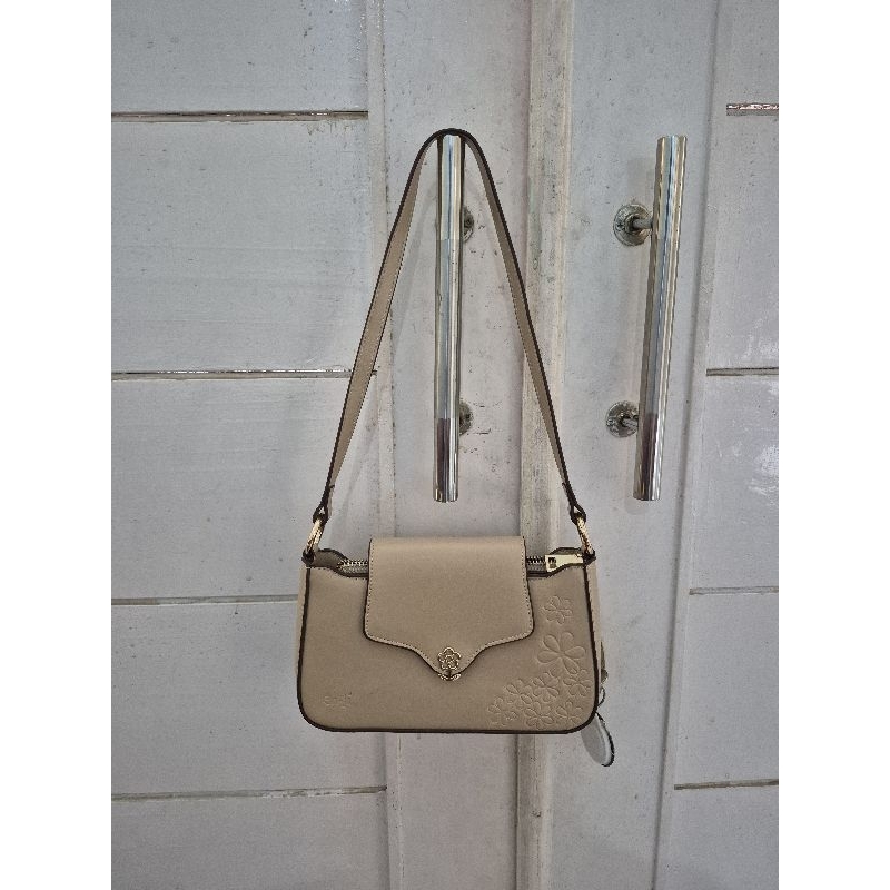 Enji Jeol Sling Bag Almond