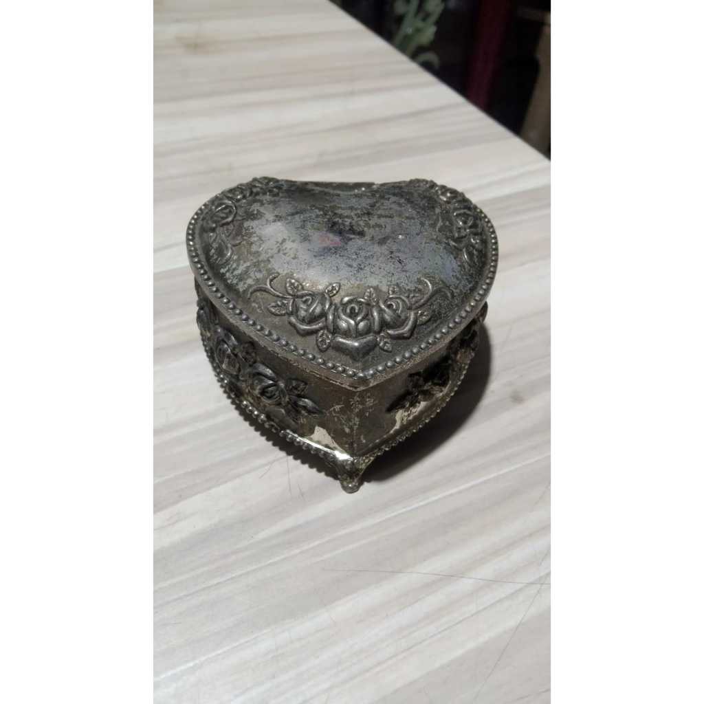 Kotak Perhiasan Love Metal Tidak Menempel Kuno Jadul Antik