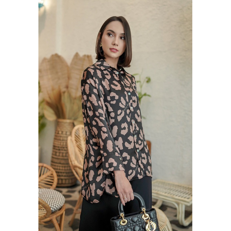 PL Benang Jarum Leon Shirt