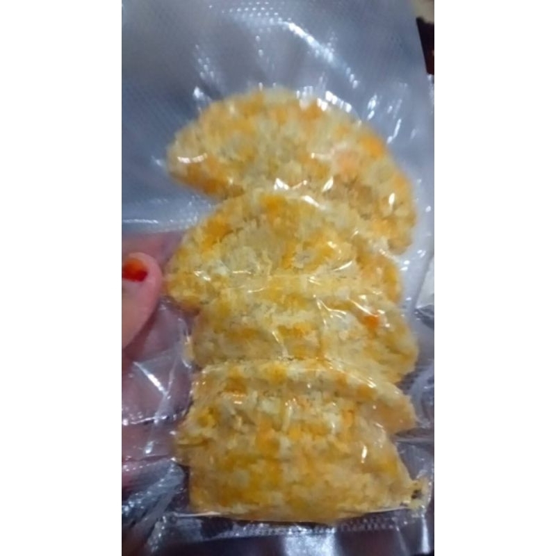 

cireng crispy mentah isi ayam suwir pedas