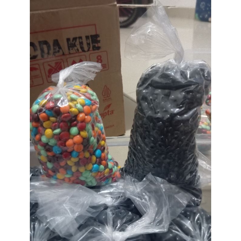 

chocochips MARVEL repack 250gr-+ coklat dan warna warni