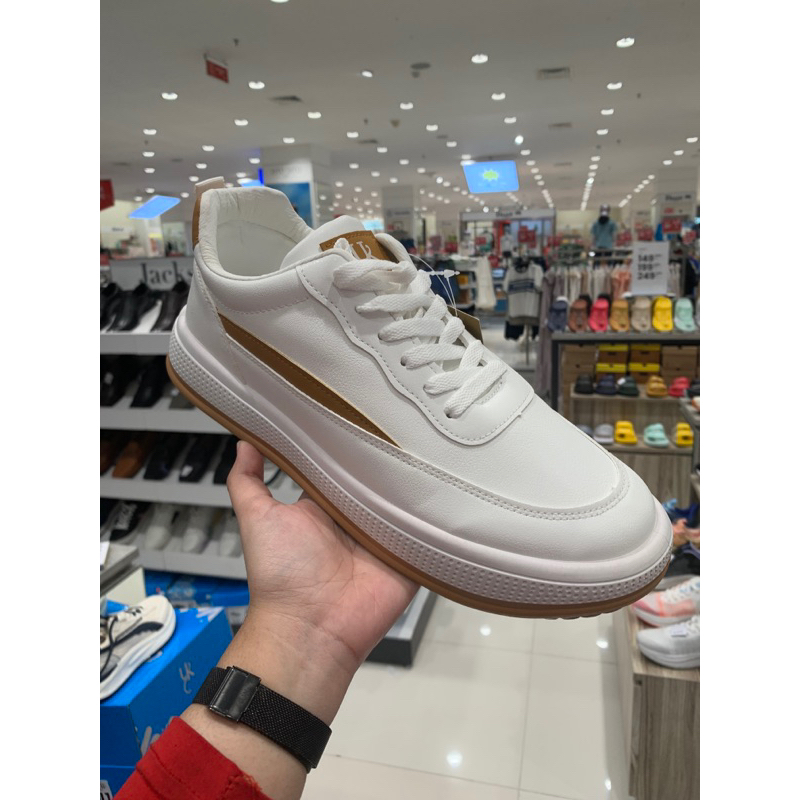 Sepatu Pria Yongki Komaladi