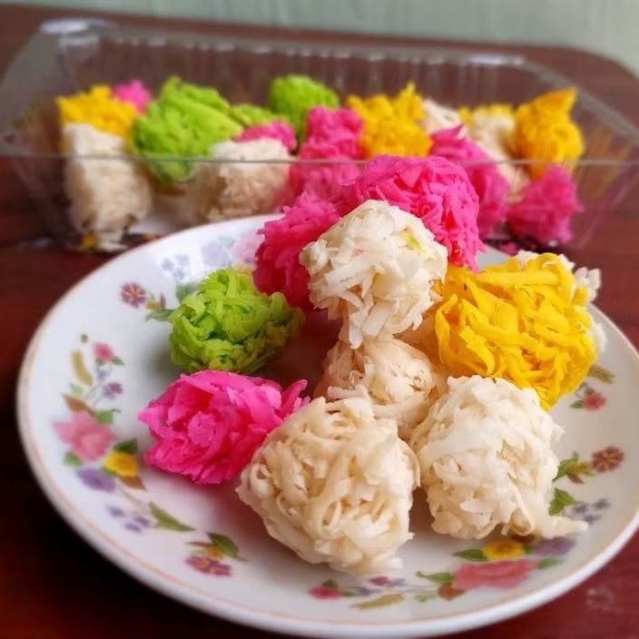 

KEMBANG GULA KELAPA MUDA/KEMBANG GULA/AMPYANG KELAPA MANIS/CAMILAN PERMEN MANISAN KELAPA