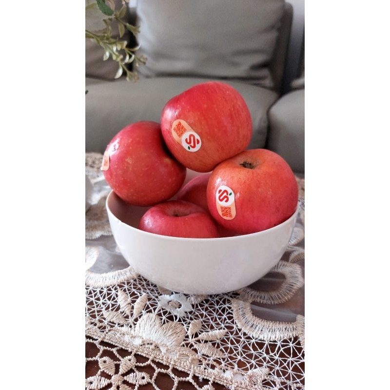 

Apel Fuji Import Ukuran Kecil/ Apel Fuji/ Apel Fuji Manis