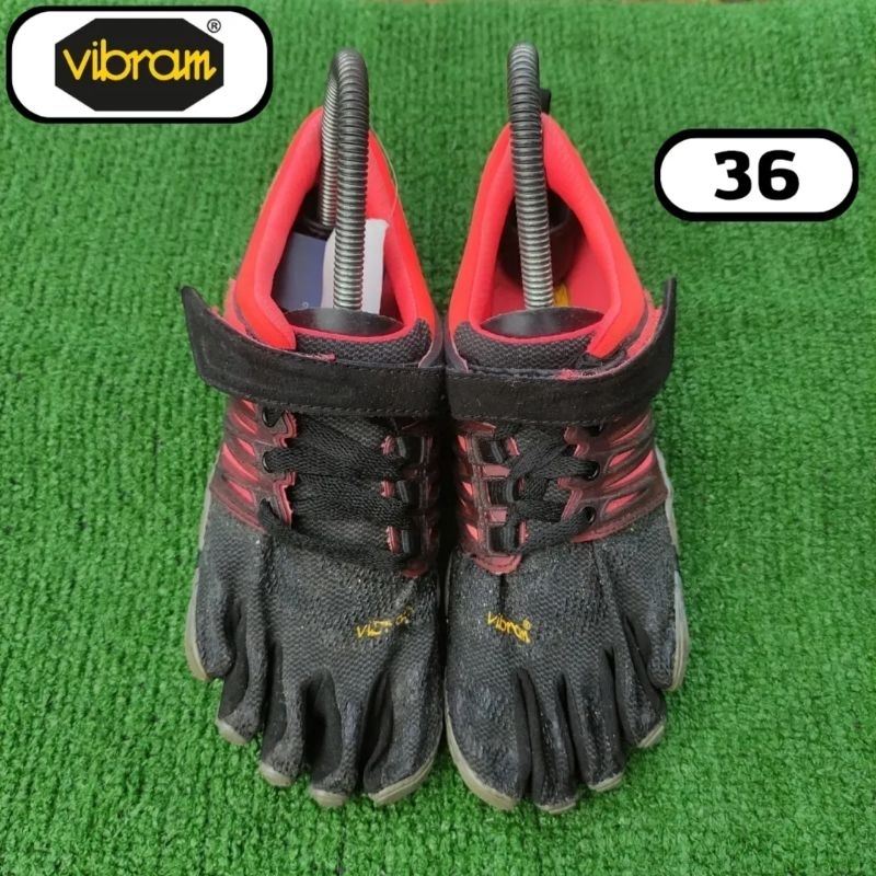 sepatu jari Vibram Fivefingers V-Train 17W6604 Black 36