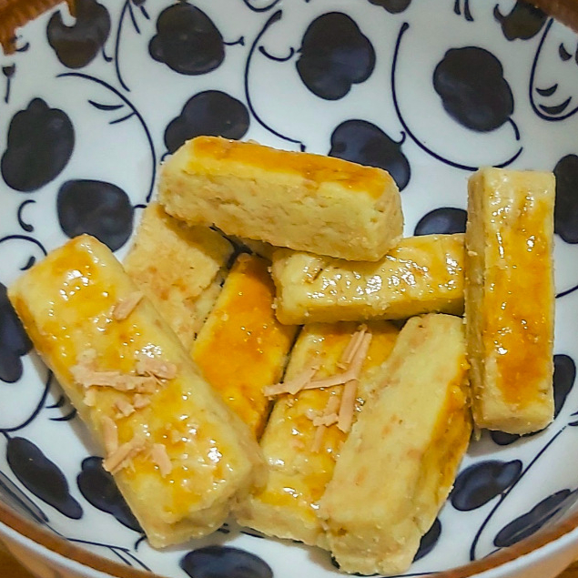 

[BUY 1 GET 1 POUCH KUE SEMPRIT] Kastengel Keju Premium - Kue Kering Keju Renyah Gurih, Cocok untuk Lebaran, Natal, Tahun Baru & Cemilan