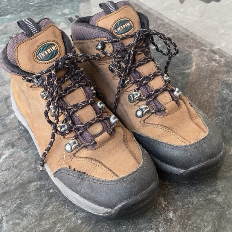 Sepatu Outdoor Hiking Likebins 41/26 || Second