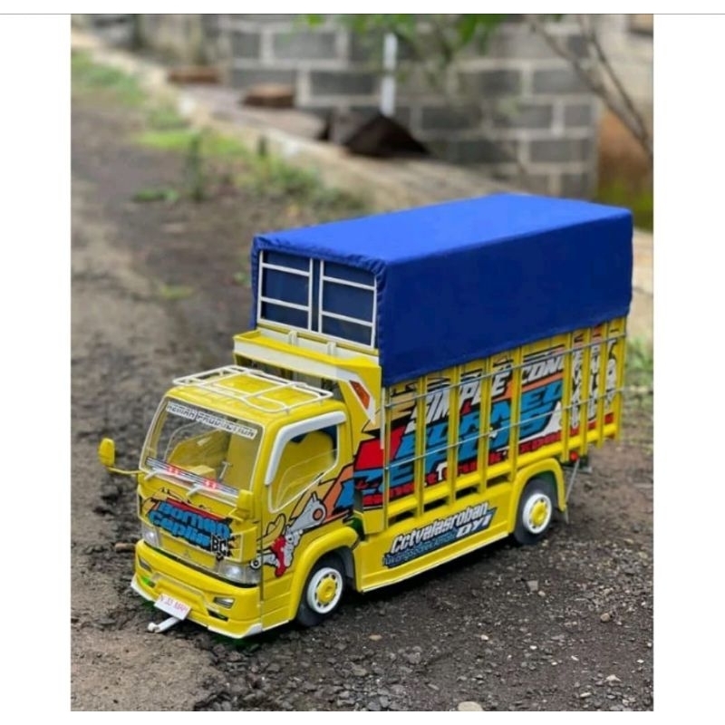 PROMO MINIATUR TRUK OLENG FUL FARIASI LAMPU DAN TERPAL. TRUK OLENG. TRUK OLENG.TRUK OLENG.KUNING