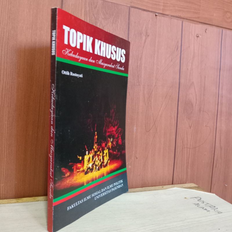 buku topik khusus kebudayaan dan masyarakat sunda