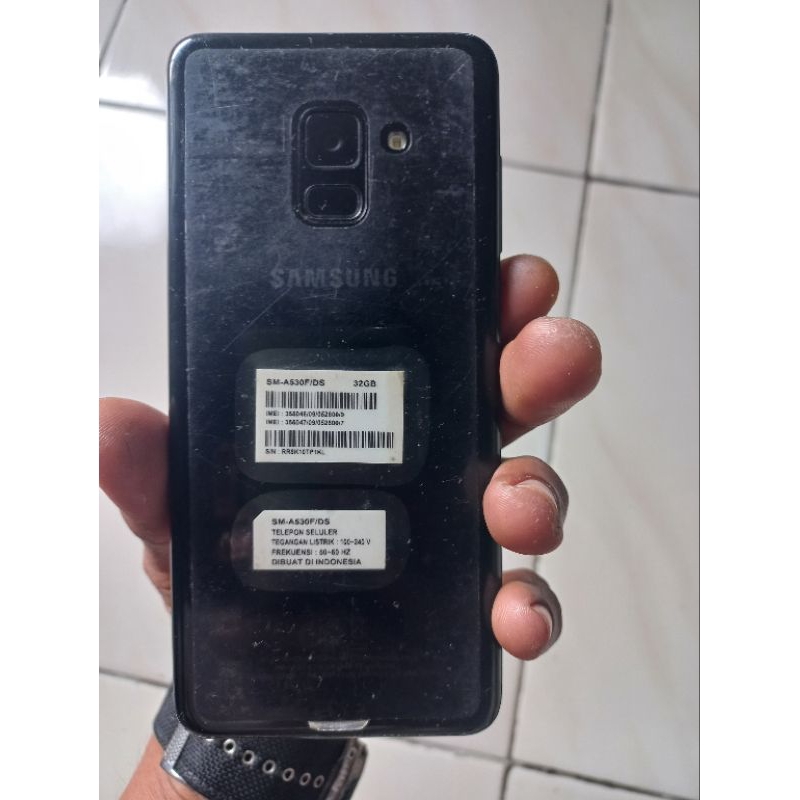 hp second, bekas berkualitas.  samsung a8 2018 4/32 normal (minus cek deskripsi)