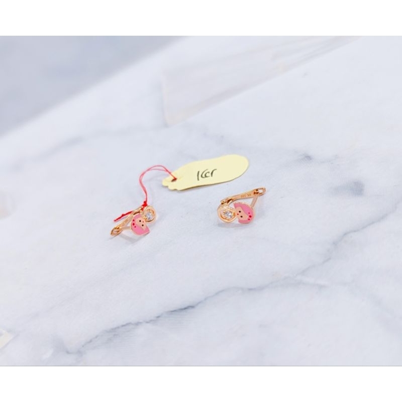 anting anak perempuan