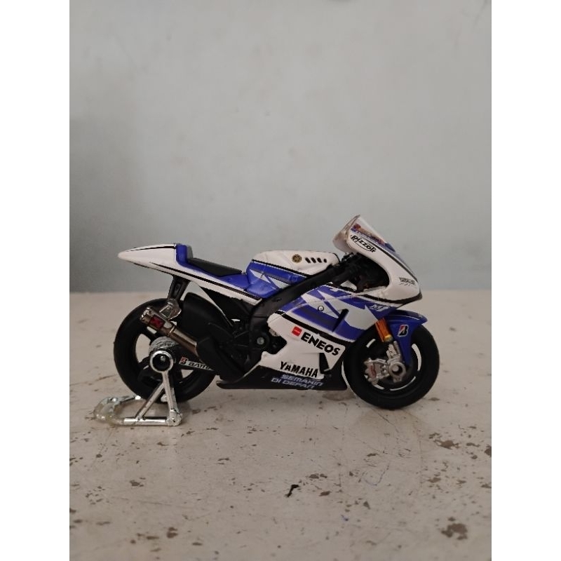 Diecast Miniatur MotoGP Maisto 1:18 Jorge Lorenzo - Yamaha Factory Racing 2012