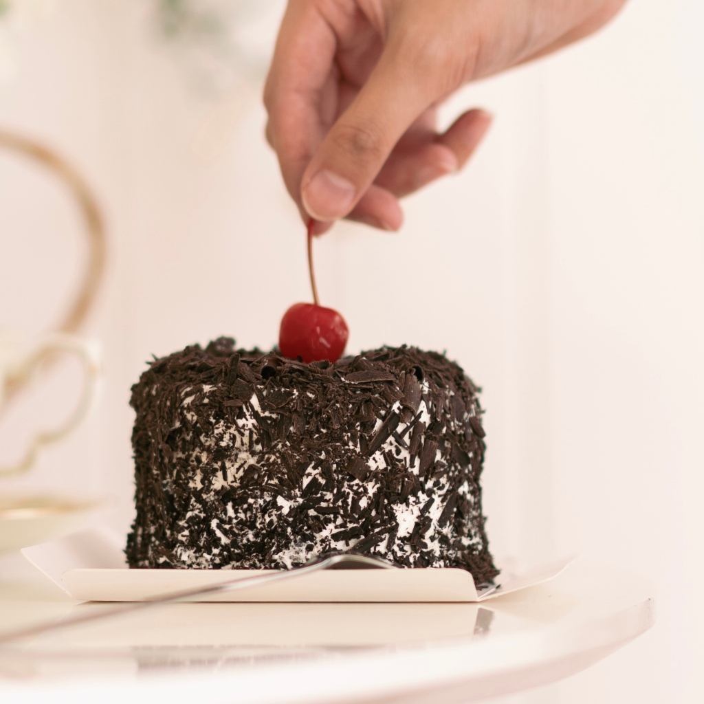 

Korean Cake / Black Forest / Chocolate Mini Birthday Cake - Diameter 10cm