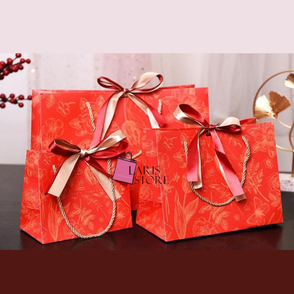 

Paperbag Premium Motif Bunga Merah Happy Times / Tas Kado Impor / Tas Hadiah / Hampers/ Paperbag Bunga Merah