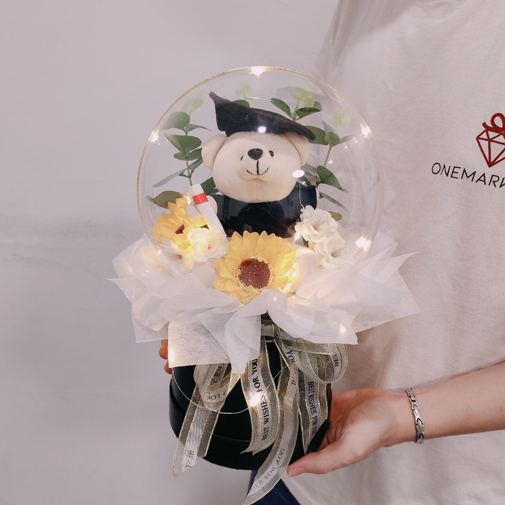 

Bloombox Acrylic Ball Wisuda Unik - Bunga Matahari - Kado Guru Murah - Hadiah Graduation HW025