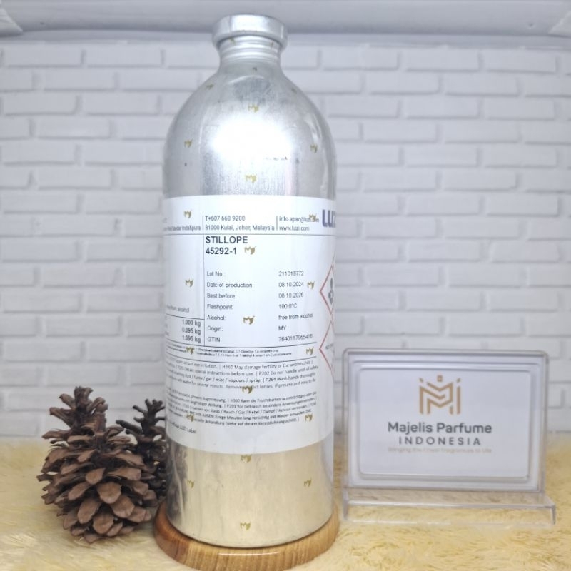 JLO STILL JENNIFER LOPEZ By LUZI Segel 1Kg