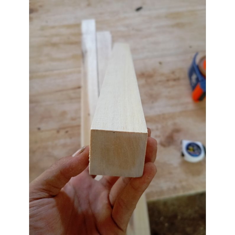 Kayu reng 3x3 panjang 100cm sudah serut halus bahan kayu solid