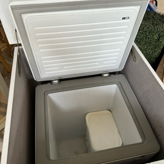 Chest Freezer Midea 150 ltr BEKAS