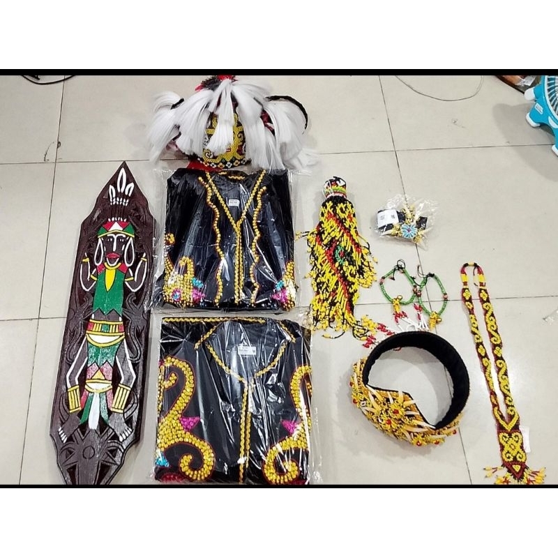 BAJU DAYAK & SONGKOK MANIK