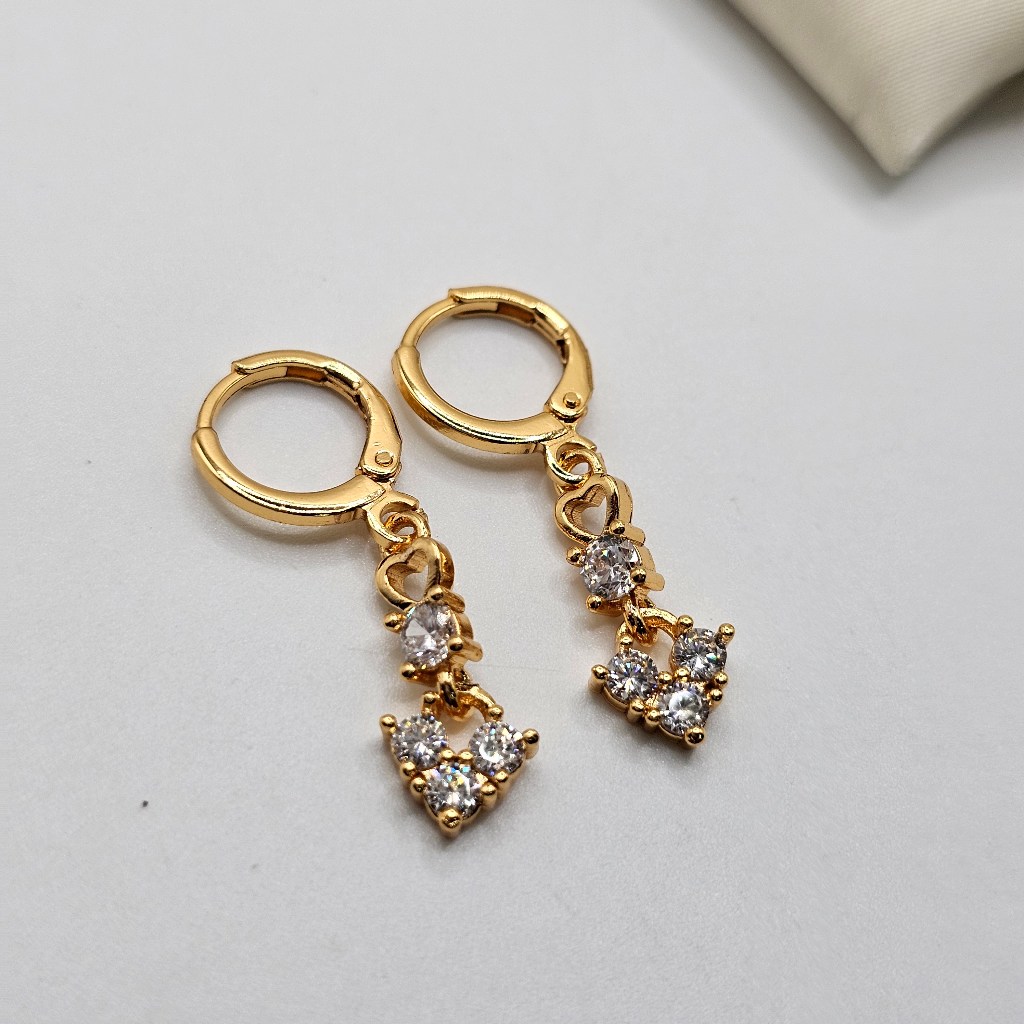 Anting Jepit Mata Putih Bentuk Hati Lapis Emas Modern