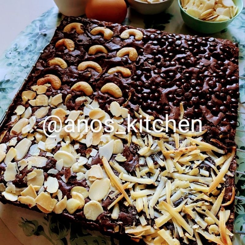 

Brownies Fudgy Dark Cokelat Uk 20x20 (Khusus Buat Penggila Cokelat Sejati)