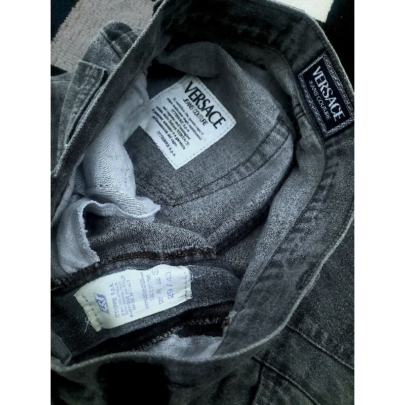 celana pendek VERSACE second