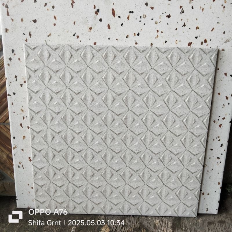 keramik lantai 40x40.Dewajik Grey/Gnet Ceramice tile