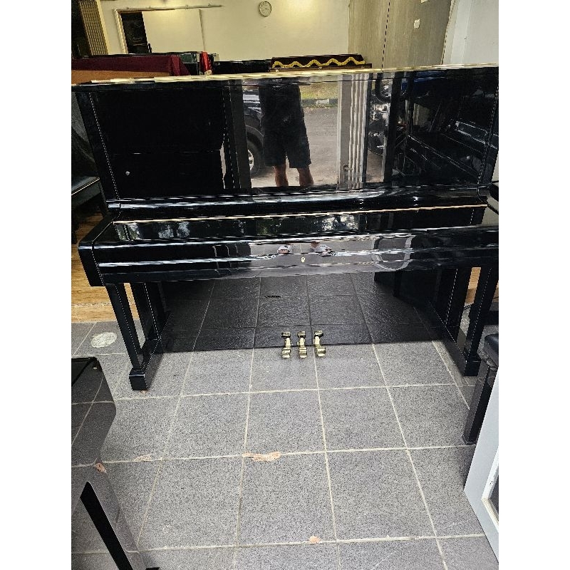 Piano Yamaha U1A