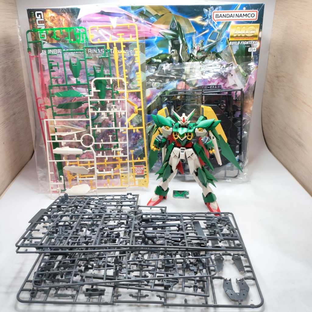Bandai MG Wing Fenice Rinascita / Gundam 1/100 2nd Sudah Rakit M185