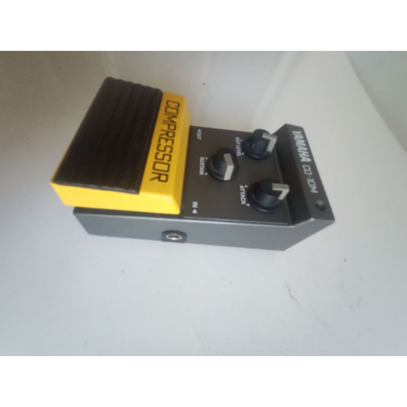 Yamaha CO-10M  efek gitar pedal analog compressor sustainer