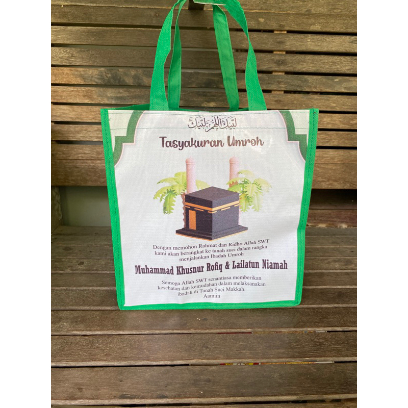 

Tas Berkat 25x24 x25 cm Tas Tasyakuran Ultah Hantaran Ulang Tahun Souvenir Ultah Goodie bag