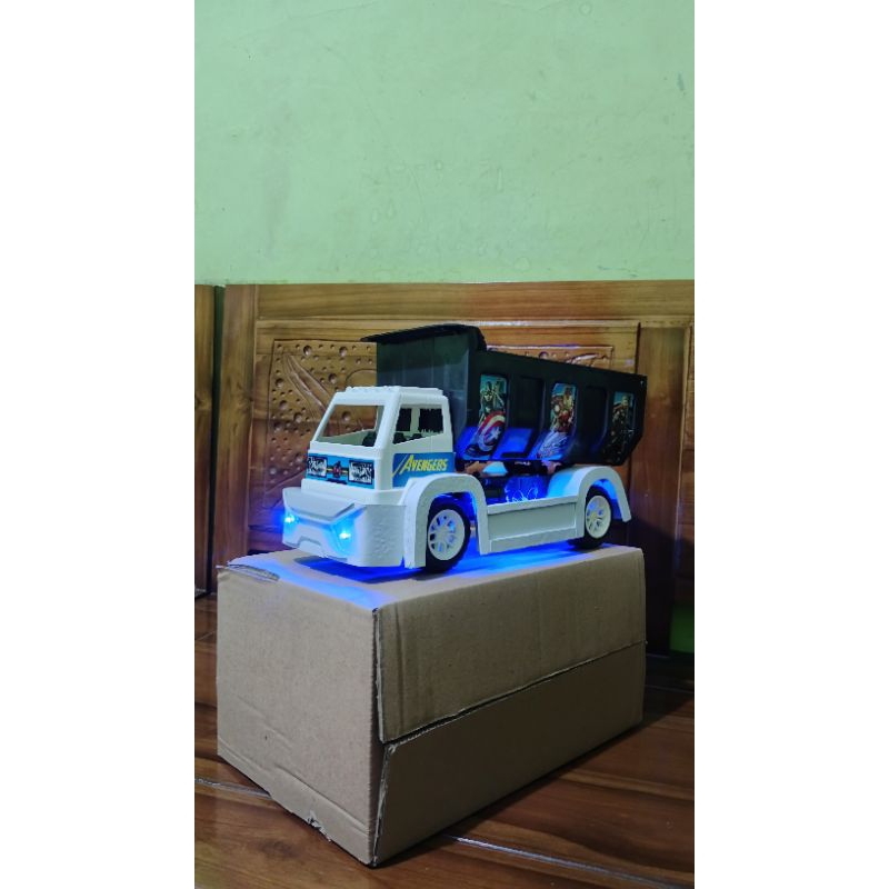 miniatur truk modifikasi bemper semox ful lampu